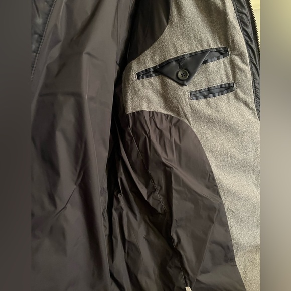 Gap men’s black puffer coat with hood, size large, 
Excellent condition - Picture 4 of 6